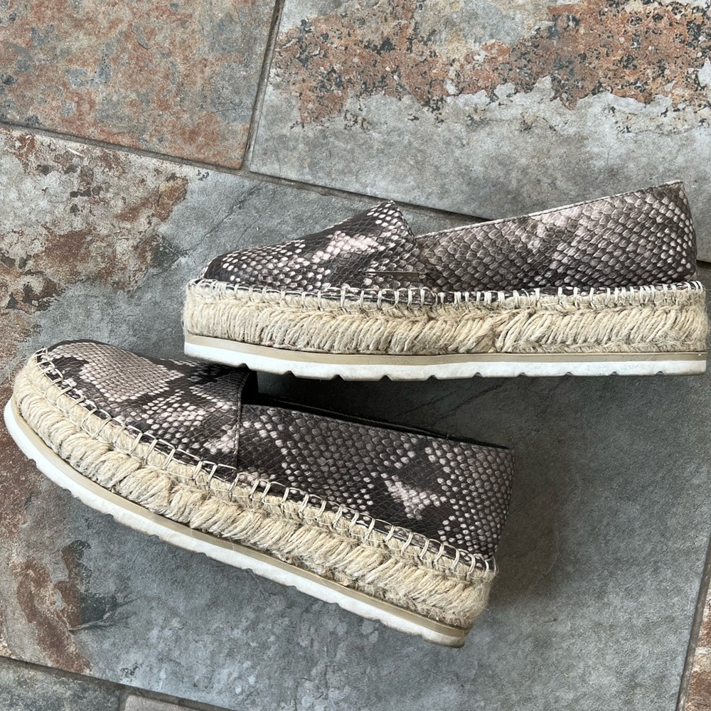 Platform shoes